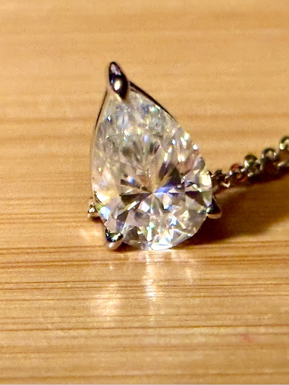 A GORGEOUS certified 4ct pear-cut Moissanite pendant necklace in sterling & 18k - Picture 2 of 14